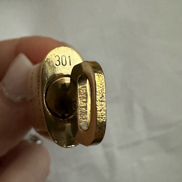 Louis Vuitton Authentic Gold Lock & Key - Picture 4 of 6